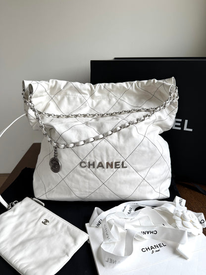 Pre-owned Chanel 22 Large White Leather Tote Bag