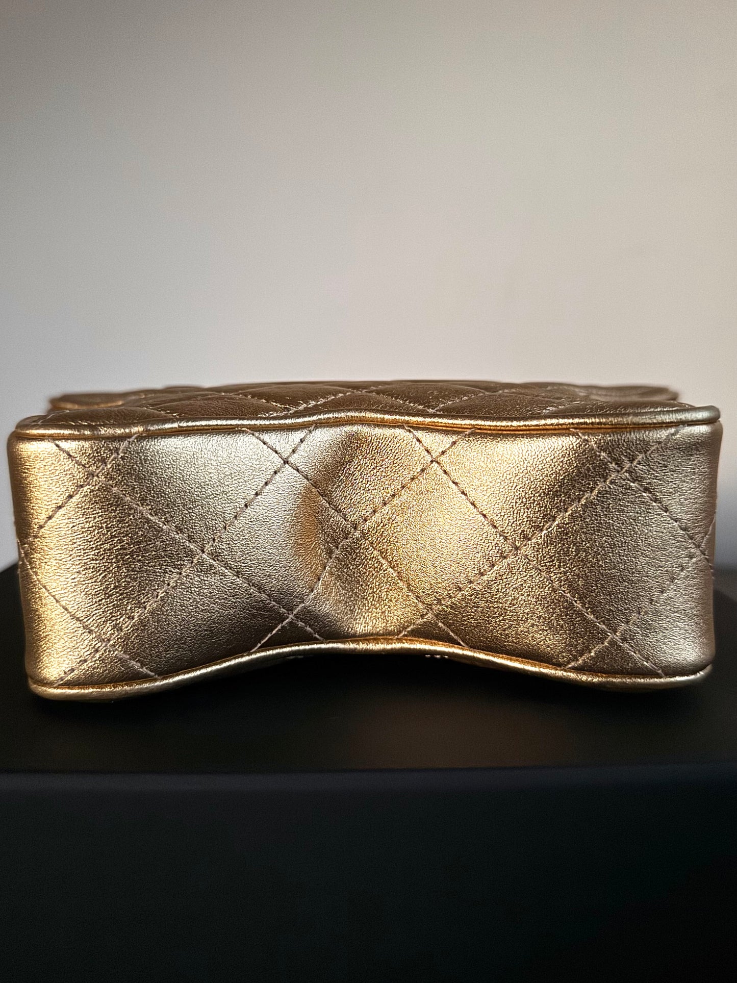 Pre-owned Chanel Walk Of Fame Metallic Gold Leather Bag