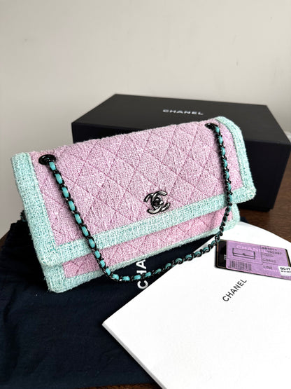 Pre-owned Chanel Pink Turquoise Tweed Flap Bag