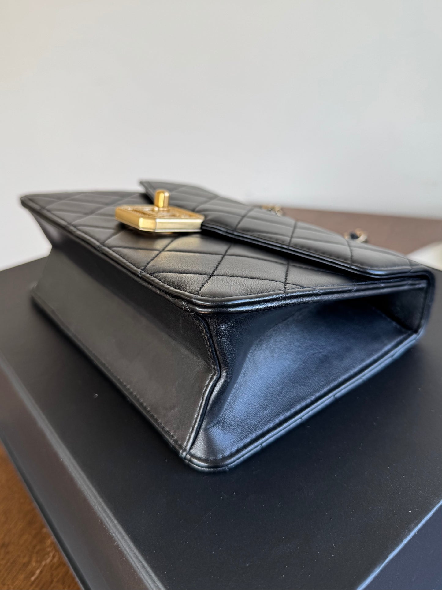 Pre-owned Chanel CC Crystal Geometric Black Lambskin Flap Bag