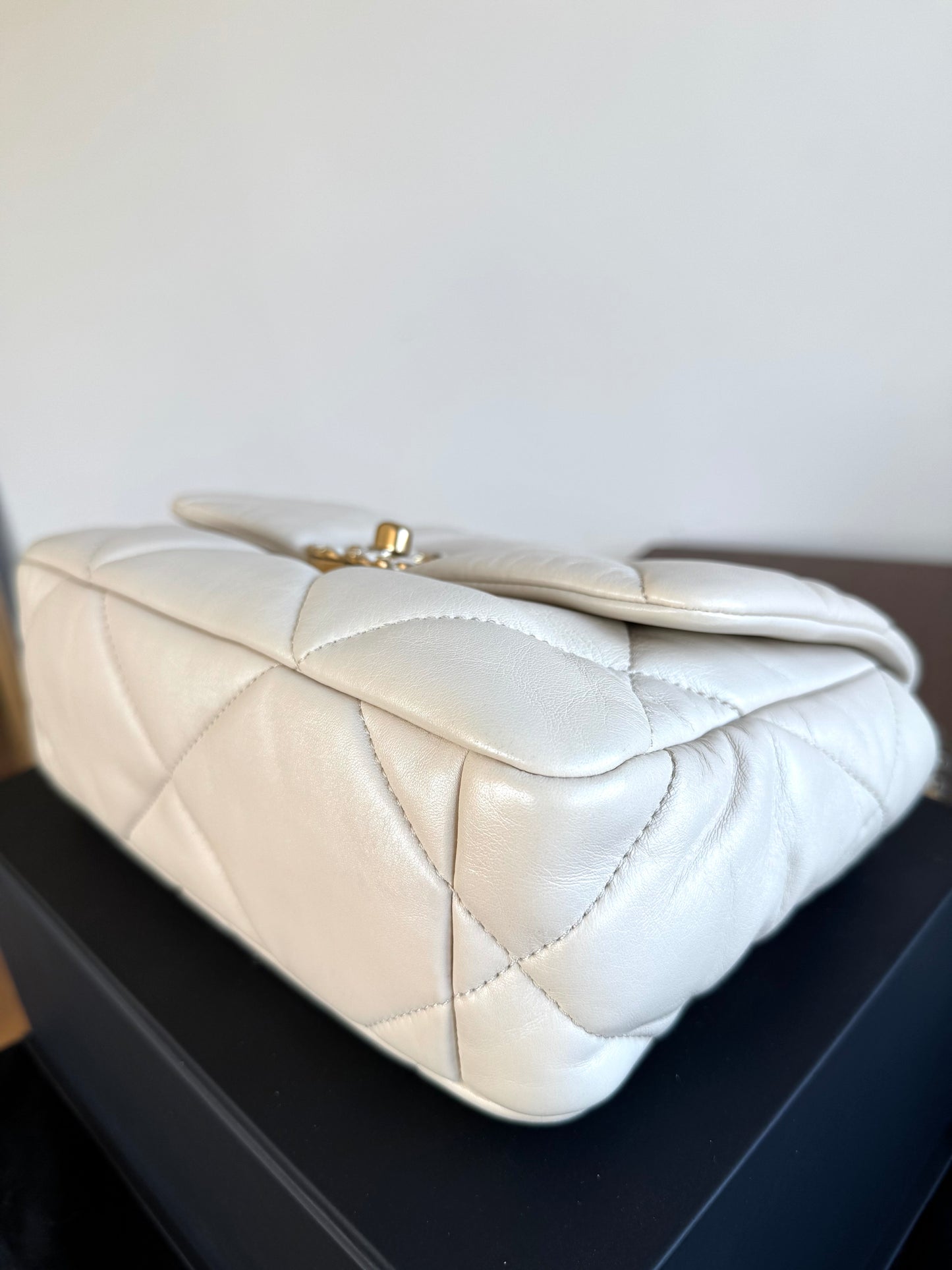Pre-owned Chanel 19 Small Beige Lambskin Flap Bag