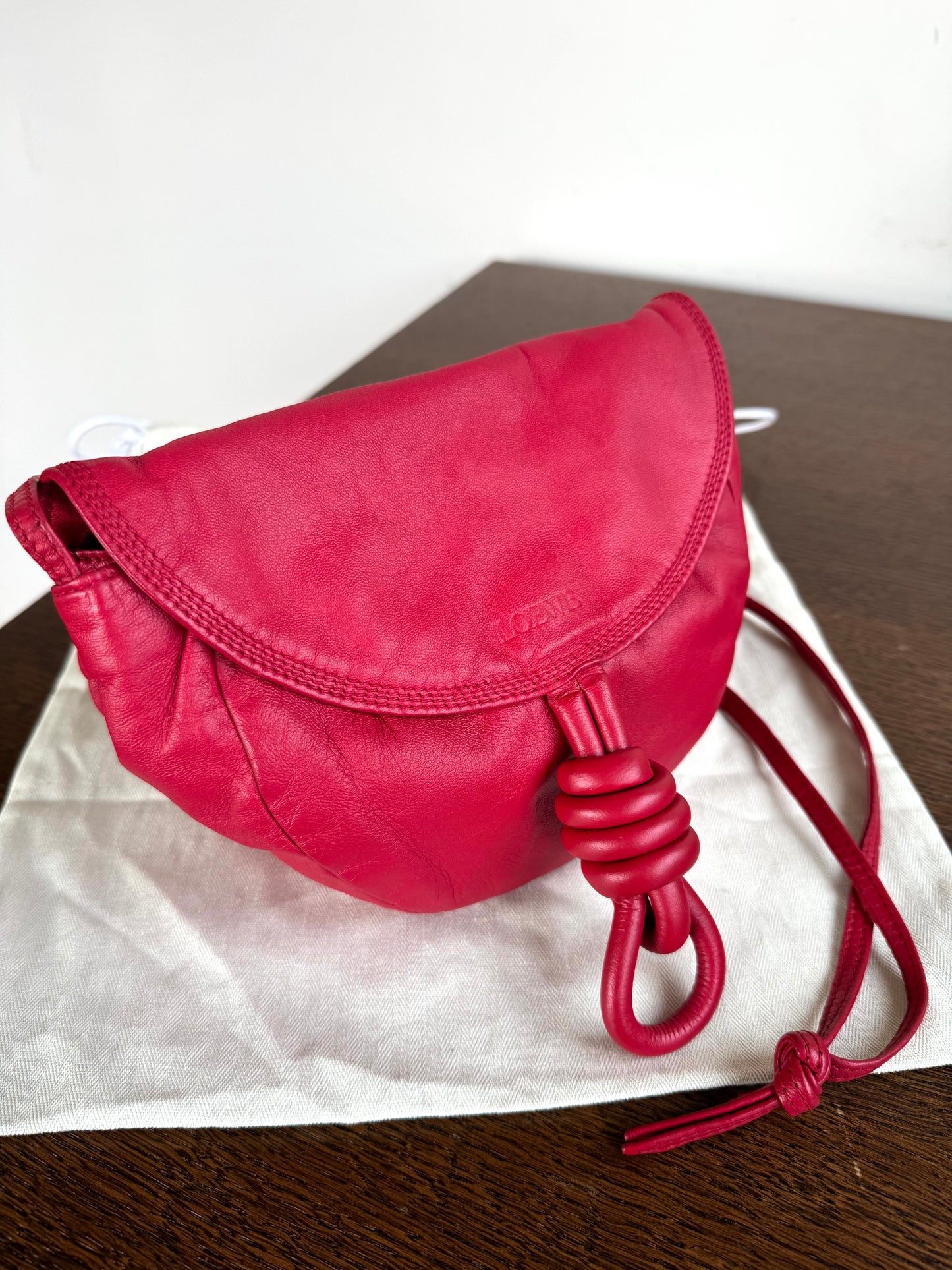 Pre-owned Loewe Red Leather Crossbody Bag