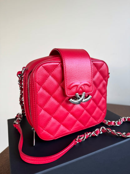 Pre-owned Chanel CC Box Mini Red Leather Camera Bag