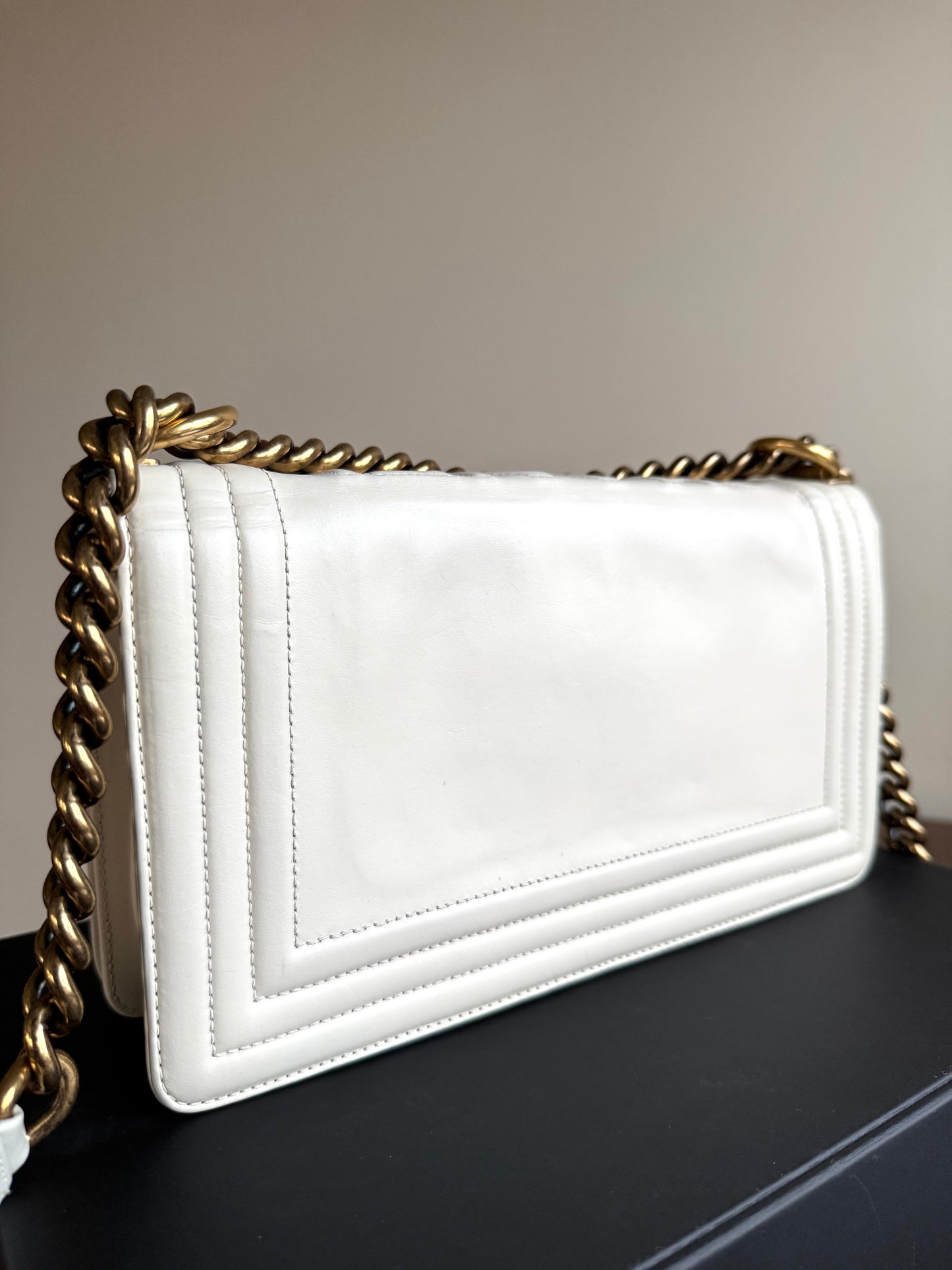 Pre-owned Chanel Boy Medium Original Clasp White Leather Flap Bag