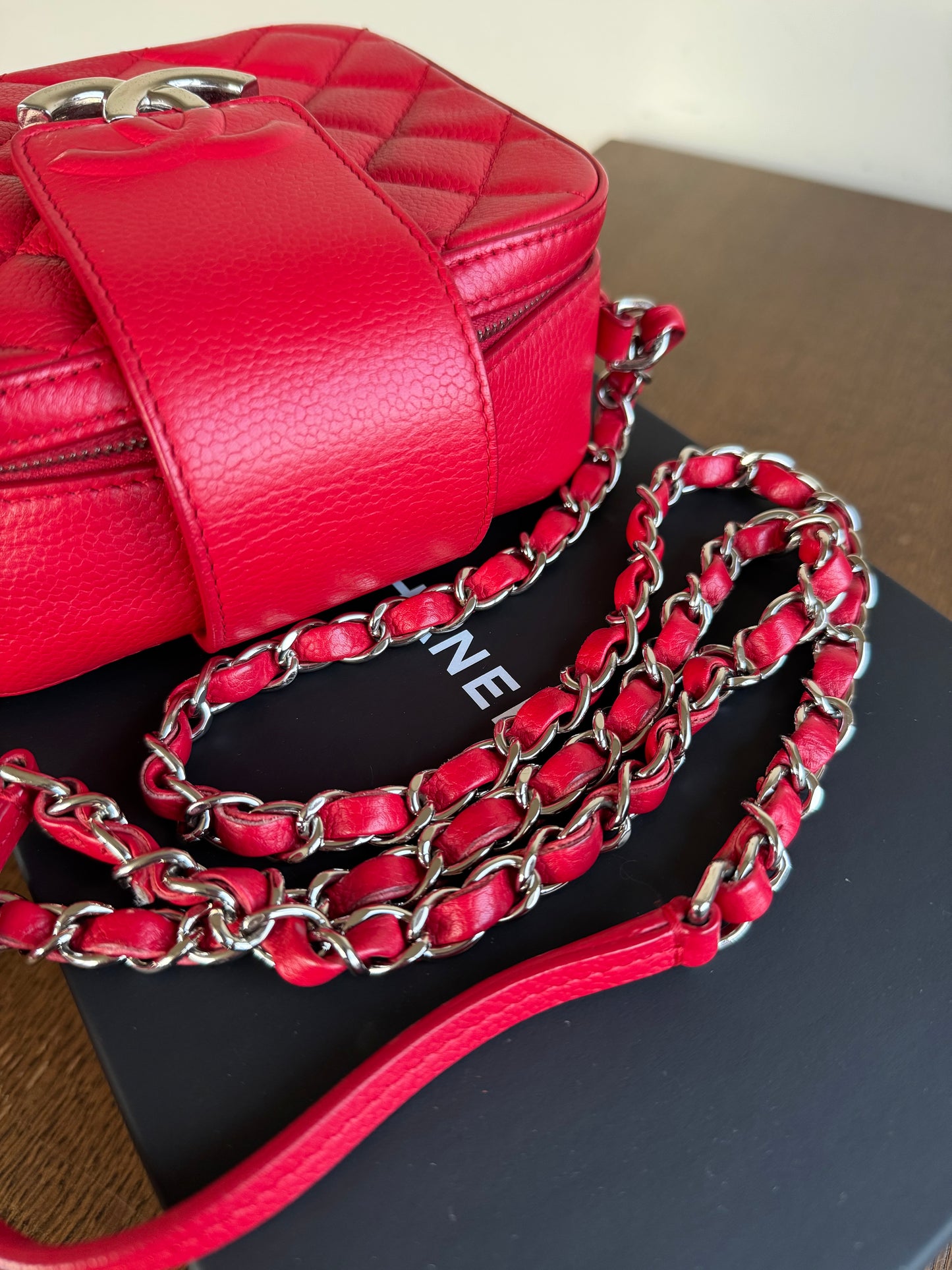 Pre-owned Chanel CC Box Mini Red Leather Camera Bag