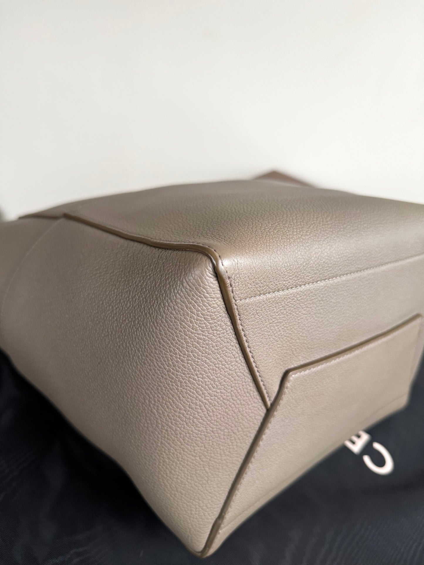 Pre-owned Céline Seau Sangle Taupe Leather Tote Bag