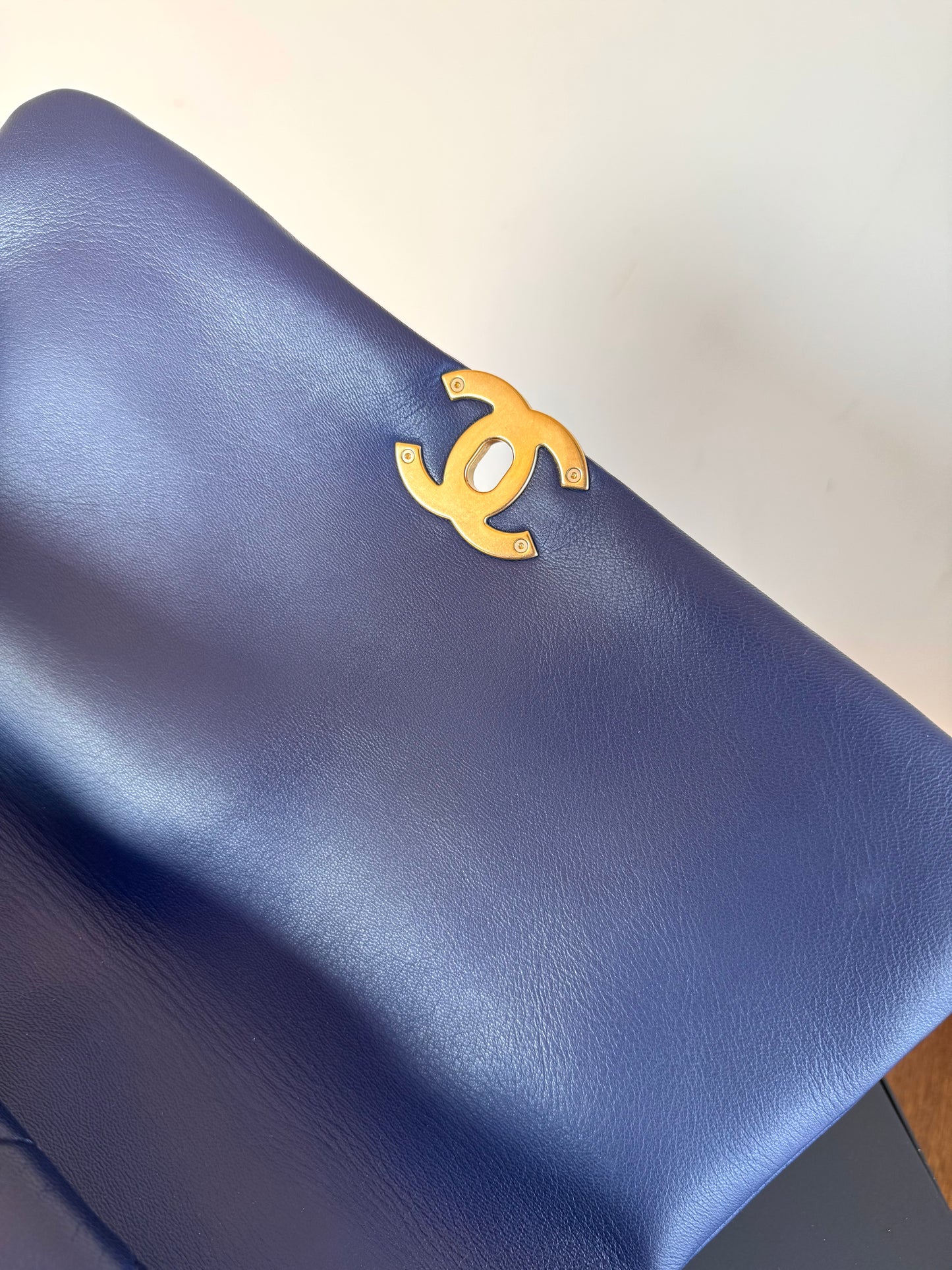 Pre-owned Chanel 19 Maxi Navy Lambskin Flap Bag