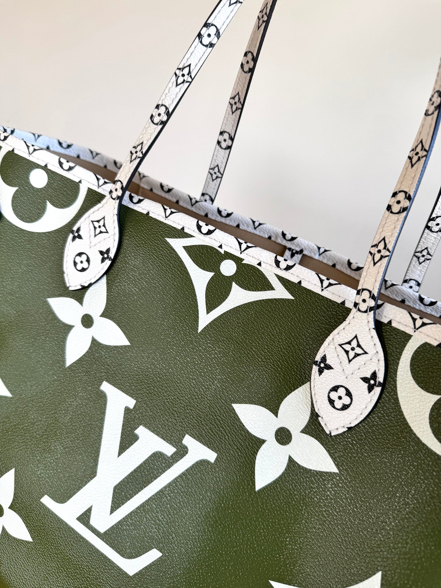 Pre-owned Louis Vuitton Neverfull MM Monogram Giant Kaki Tote Bag