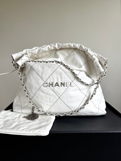 Pre-owned Chanel 22 Large White Leather Tote Bag