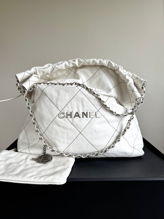 Pre-owned Chanel 22 Large White Leather Tote Bag