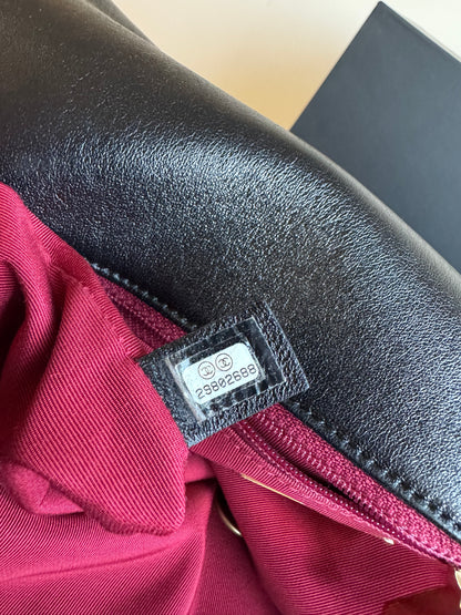 Pre-owned Chanel 19 Maxi Black Lambskin Flap Bag