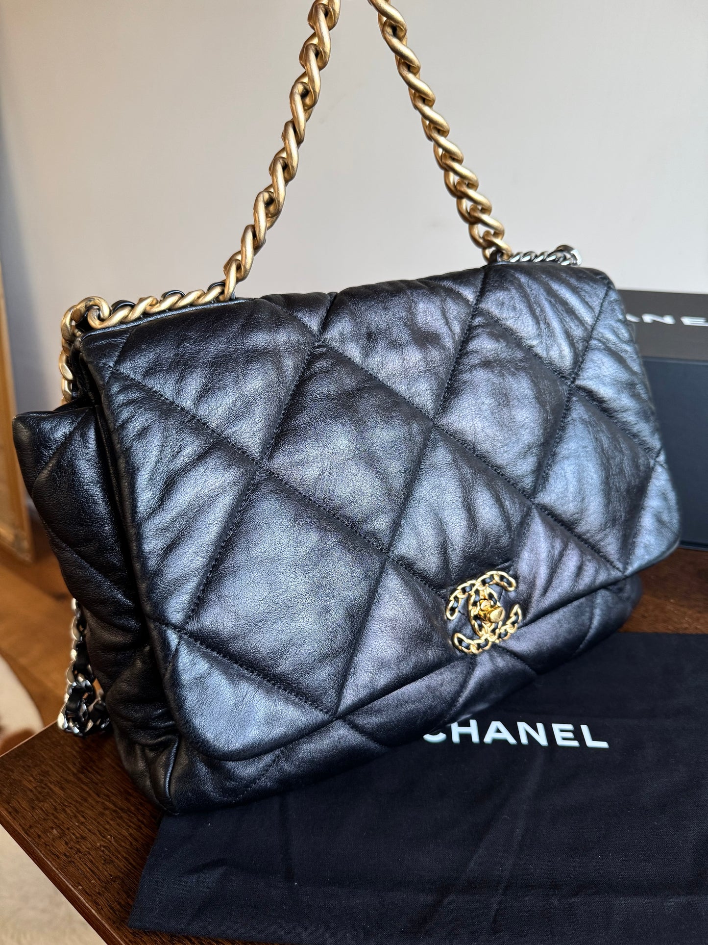 Pre-owned Chanel 19 Maxi Black Lambskin Flap Bag