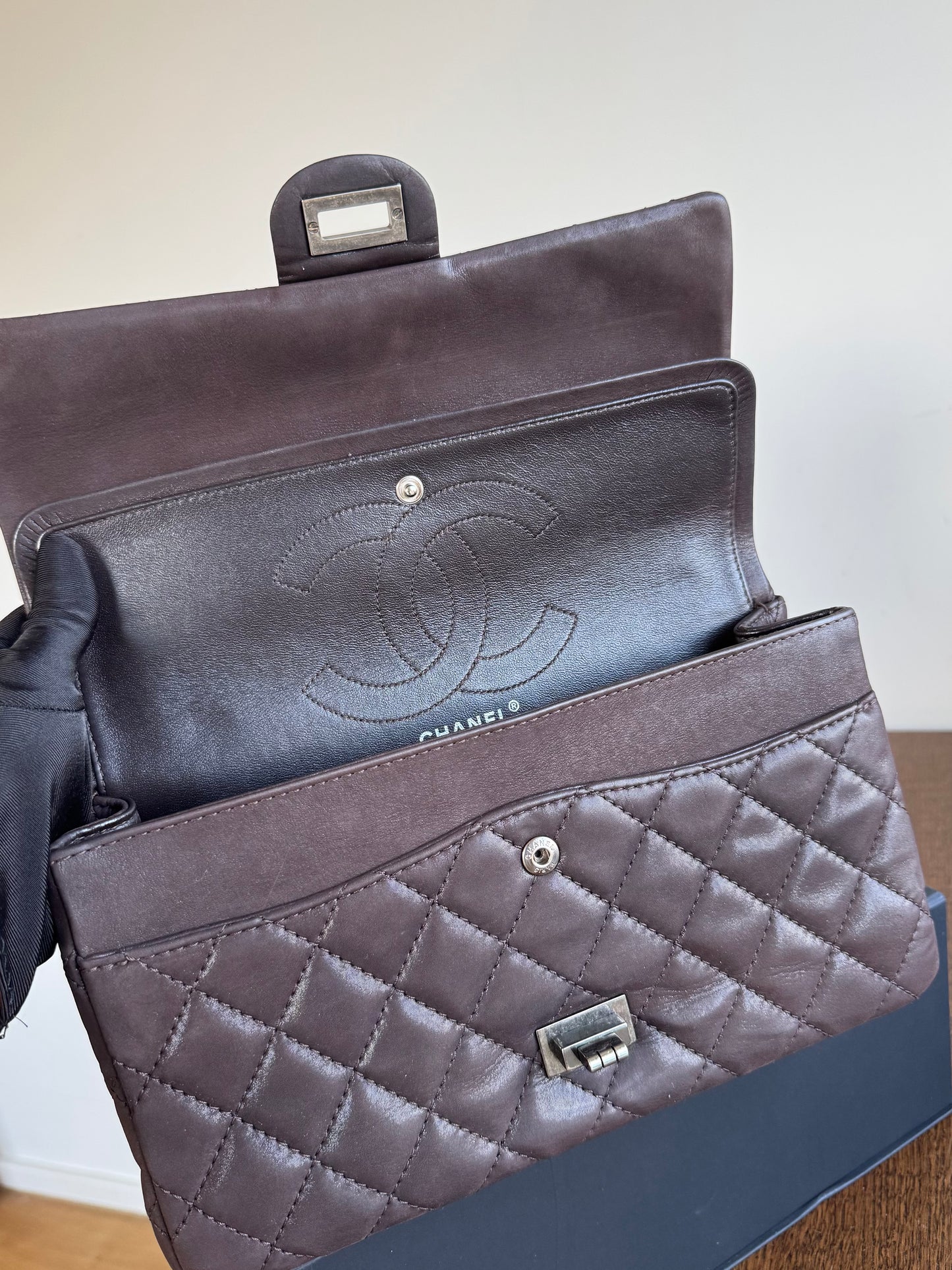 Pre-owned Chanel 2.55 Reissue Large 226 Chocolate Iridescent Leather Flap Bag