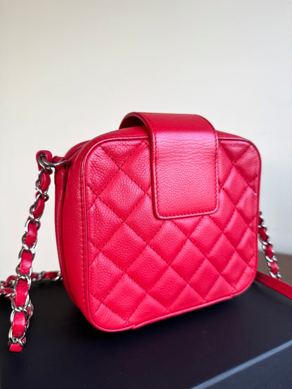Pre-owned Chanel CC Box Mini Red Leather Camera Bag