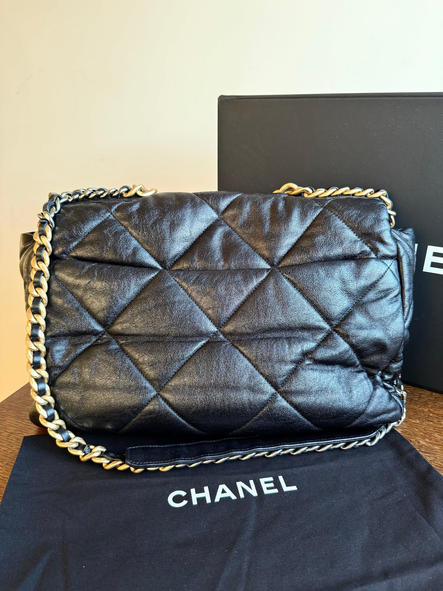 Pre-owned Chanel 19 Maxi Black Lambskin Flap Bag