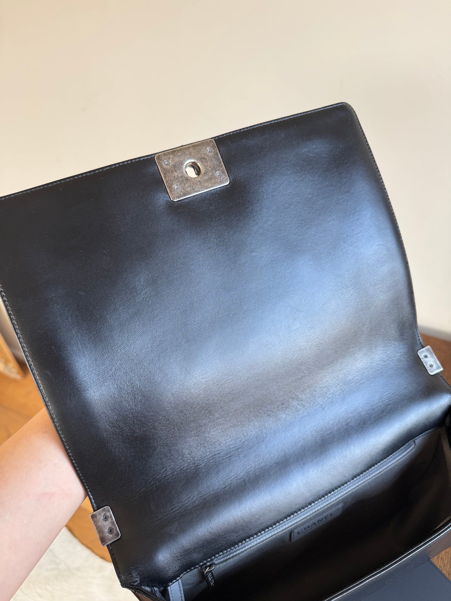 Pre-owned Chanel Boy Maxi Black Leather Flap Bag