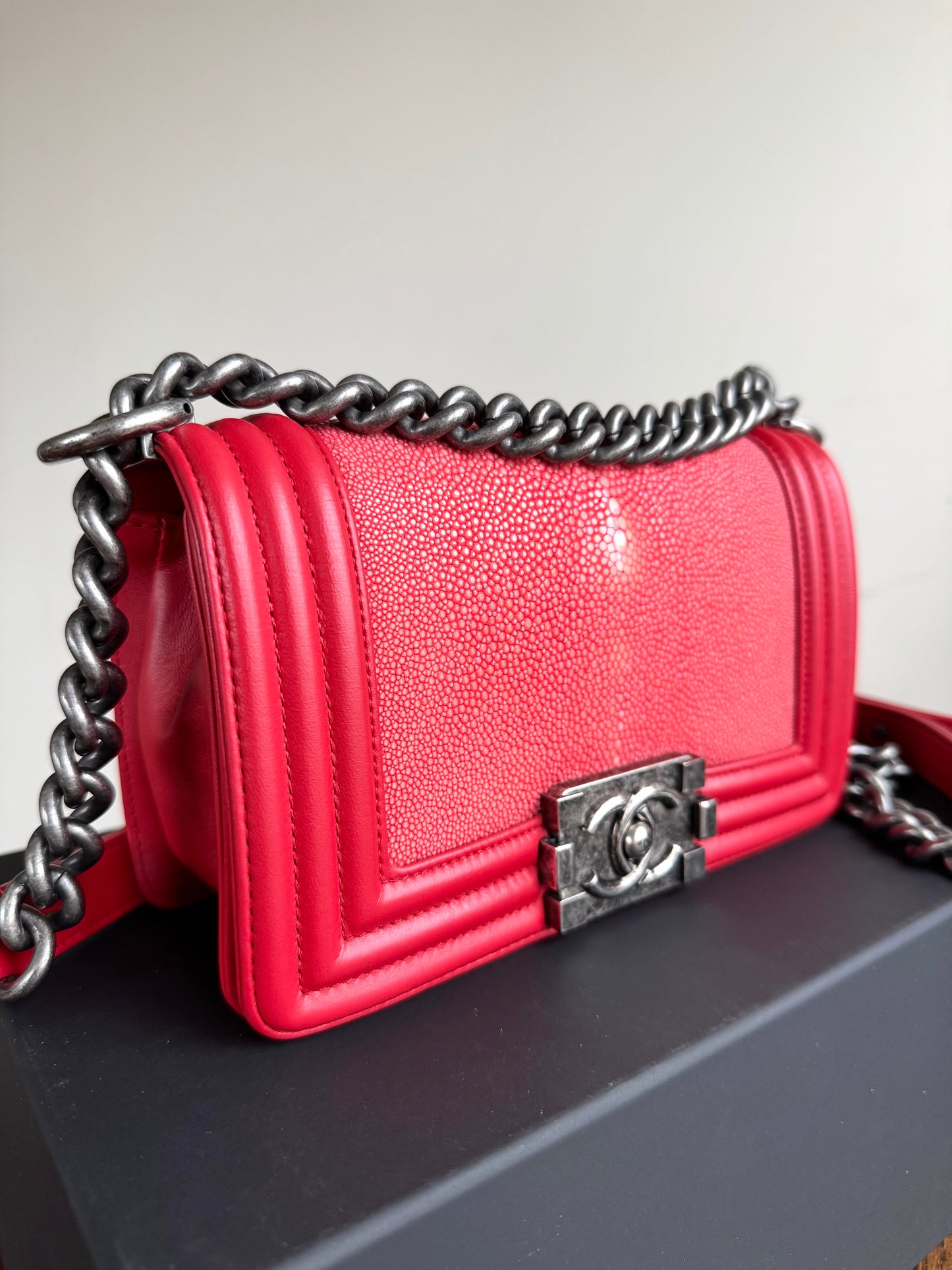 Pre-owned Chanel Boy Small Red Stingray Leather Flap Bag