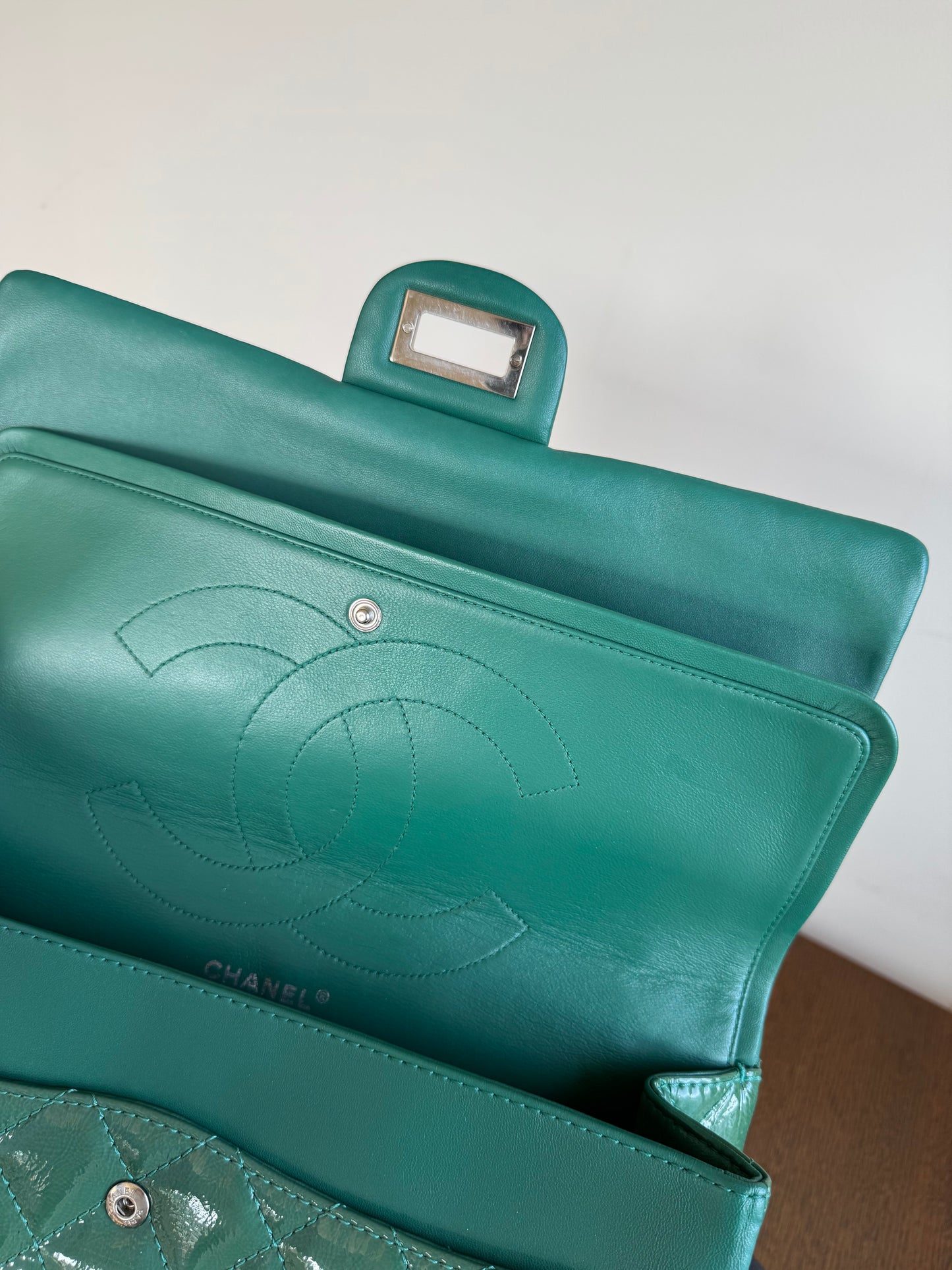 Pre-owned Chanel 2.55 Reissue Maxi 227 Dark Green Patent Leather Flap Bag