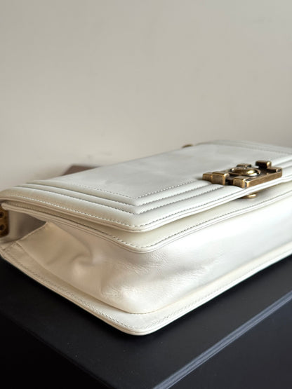 Pre-owned Chanel Boy Medium Original Clasp White Leather Flap Bag
