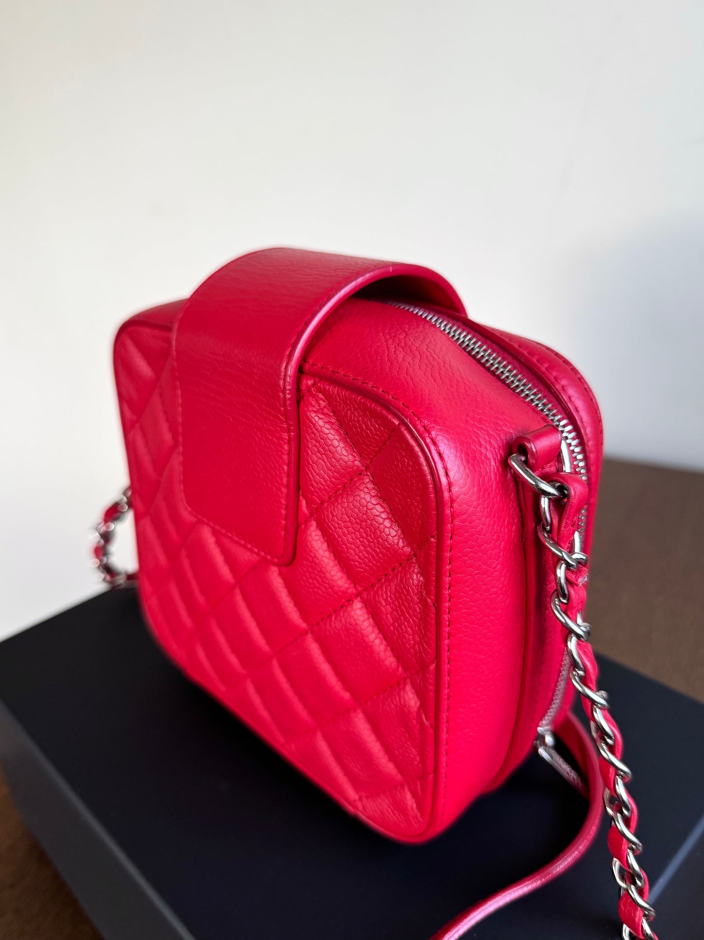 Pre-owned Chanel CC Box Mini Red Leather Camera Bag