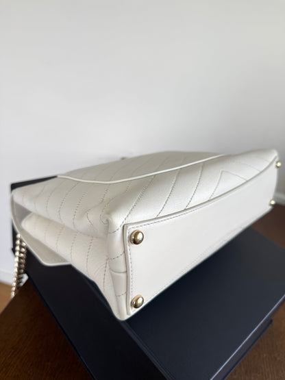 Pre-owned Chanel Coco Chevron Medium White Calfskin Envelope Bag
