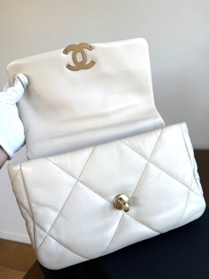 Pre-owned Chanel 19 Small Beige Lambskin Flap Bag