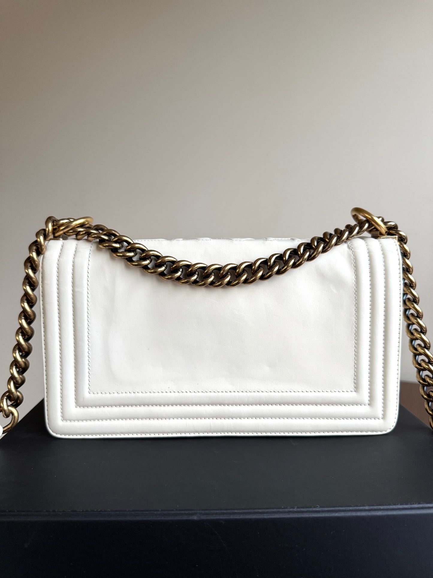 Pre-owned Chanel Boy Medium Original Clasp White Leather Flap Bag