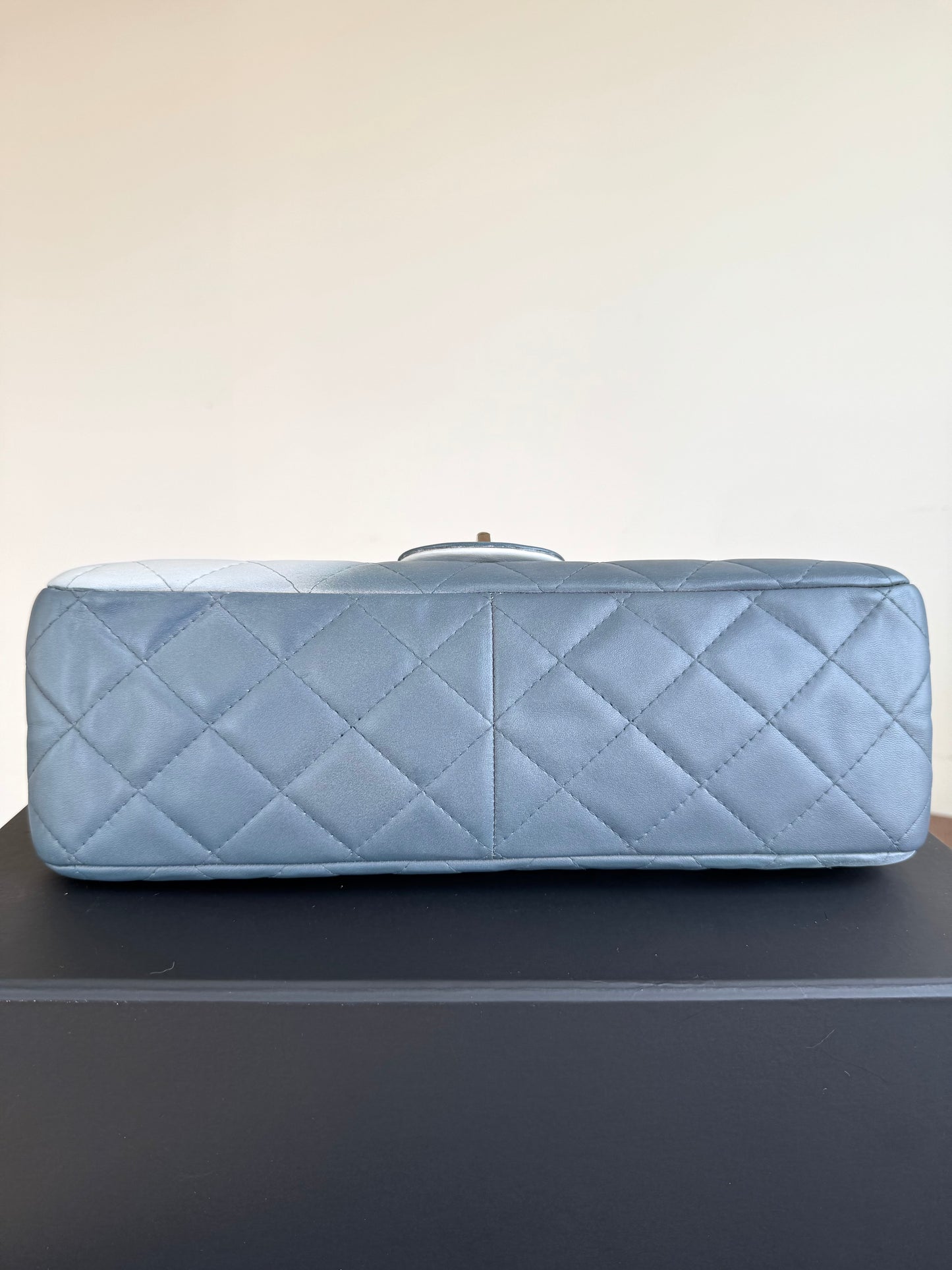 Pre-owned Chanel 2.55 Reissue Maxi 227 Misty Blue Degrade Lambskin Flap Bag