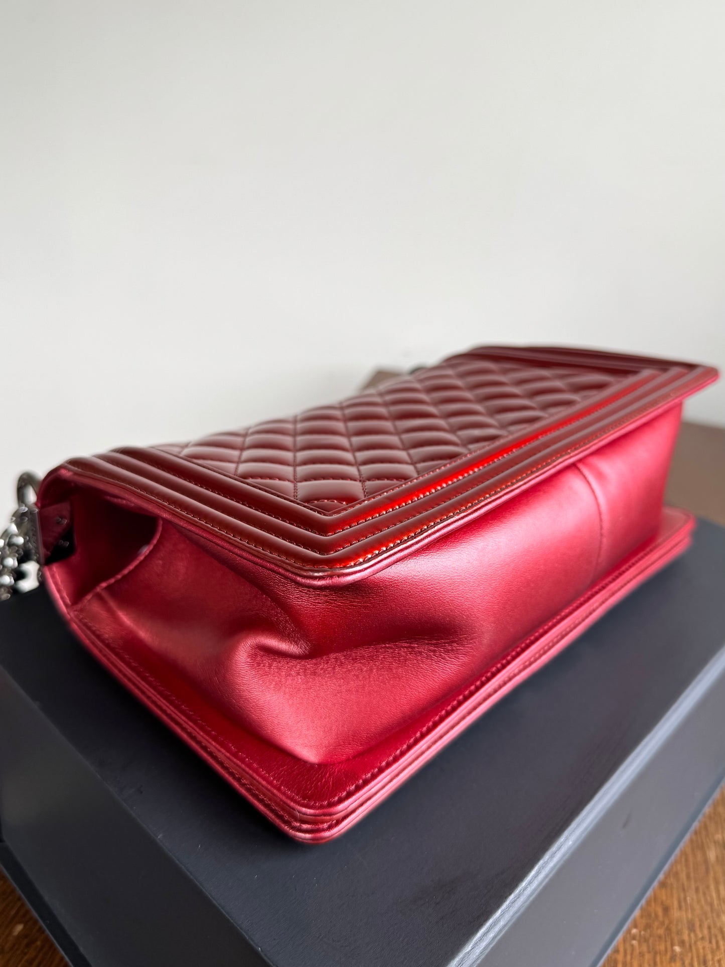 Pre-owned Chanel Boy Medium Metallic Red Patent Leather Bag