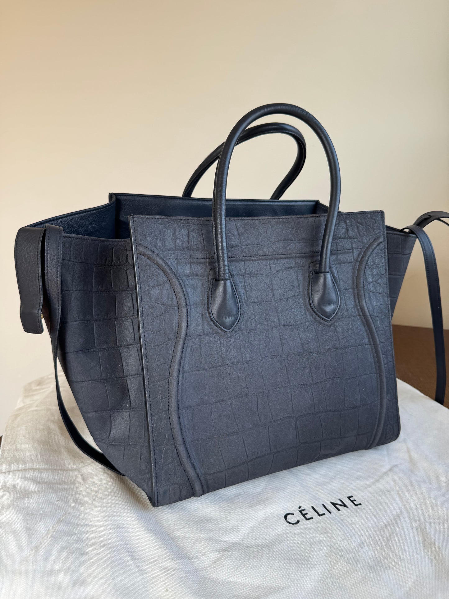 Pre-owned Céline Luggage Phantom Medium Dark Grey Crocodile Embossed Leather Tote Bag