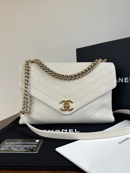 Pre-owned Chanel Coco Chevron Medium White Calfskin Envelope Bag
