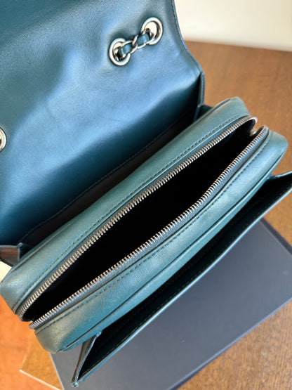 Pre-owned Chanel CC Dark Green Leather Flap Bag