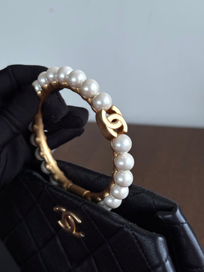 Pre-owned Chanel Black Lambskin Pearl Crown Handle Bag