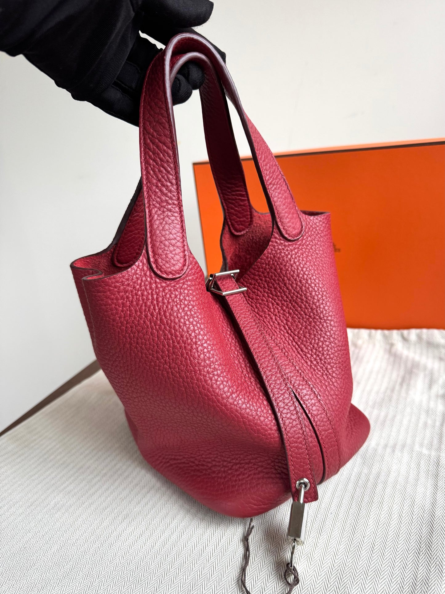 Pre-owned Hermès Picotin 18 Clemence Rouge Grenade Handle Bag
