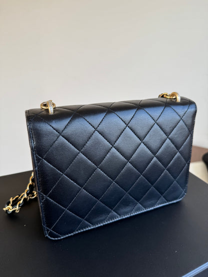 Pre-owned Chanel CC Crystal Geometric Black Lambskin Flap Bag