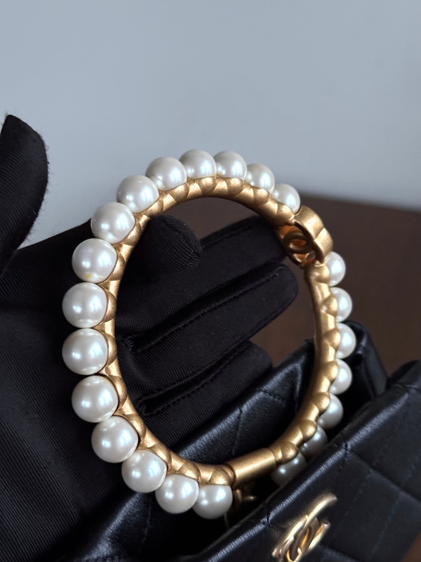 Pre-owned Chanel Black Lambskin Pearl Crown Handle Bag