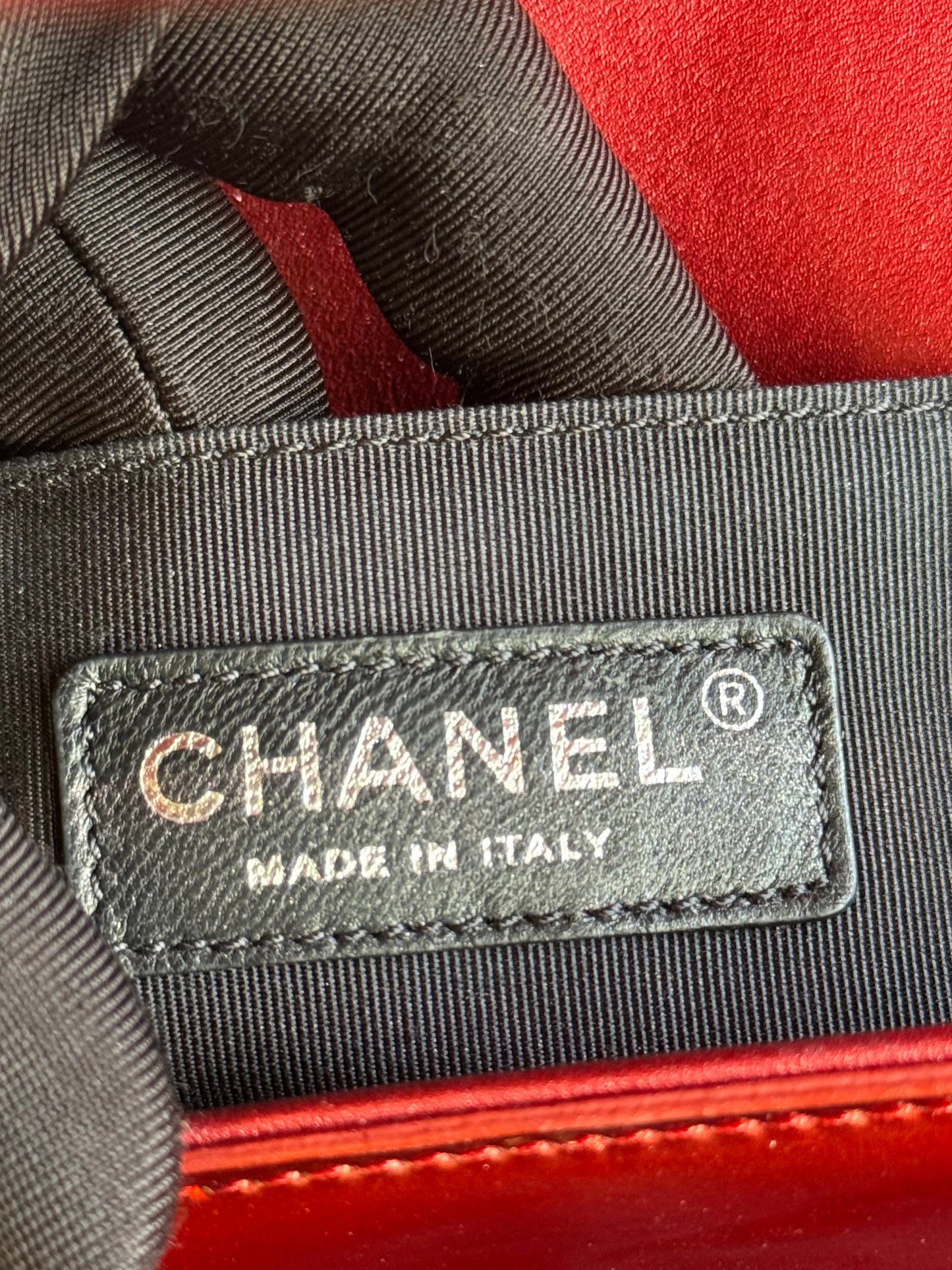 Pre-owned Chanel Boy Medium Metallic Red Patent Leather Bag