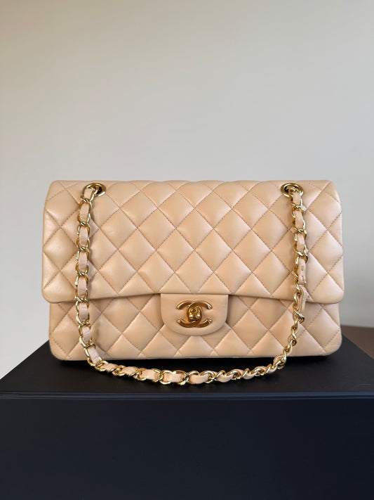 Pre-owned Chanel Timeless Classic Medium Beige Lambskin Flap Bag