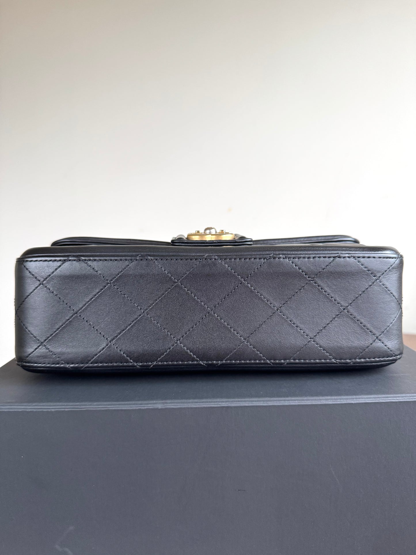 Pre-owned Chanel Elegant CC Medium Black Leather Flap Bag