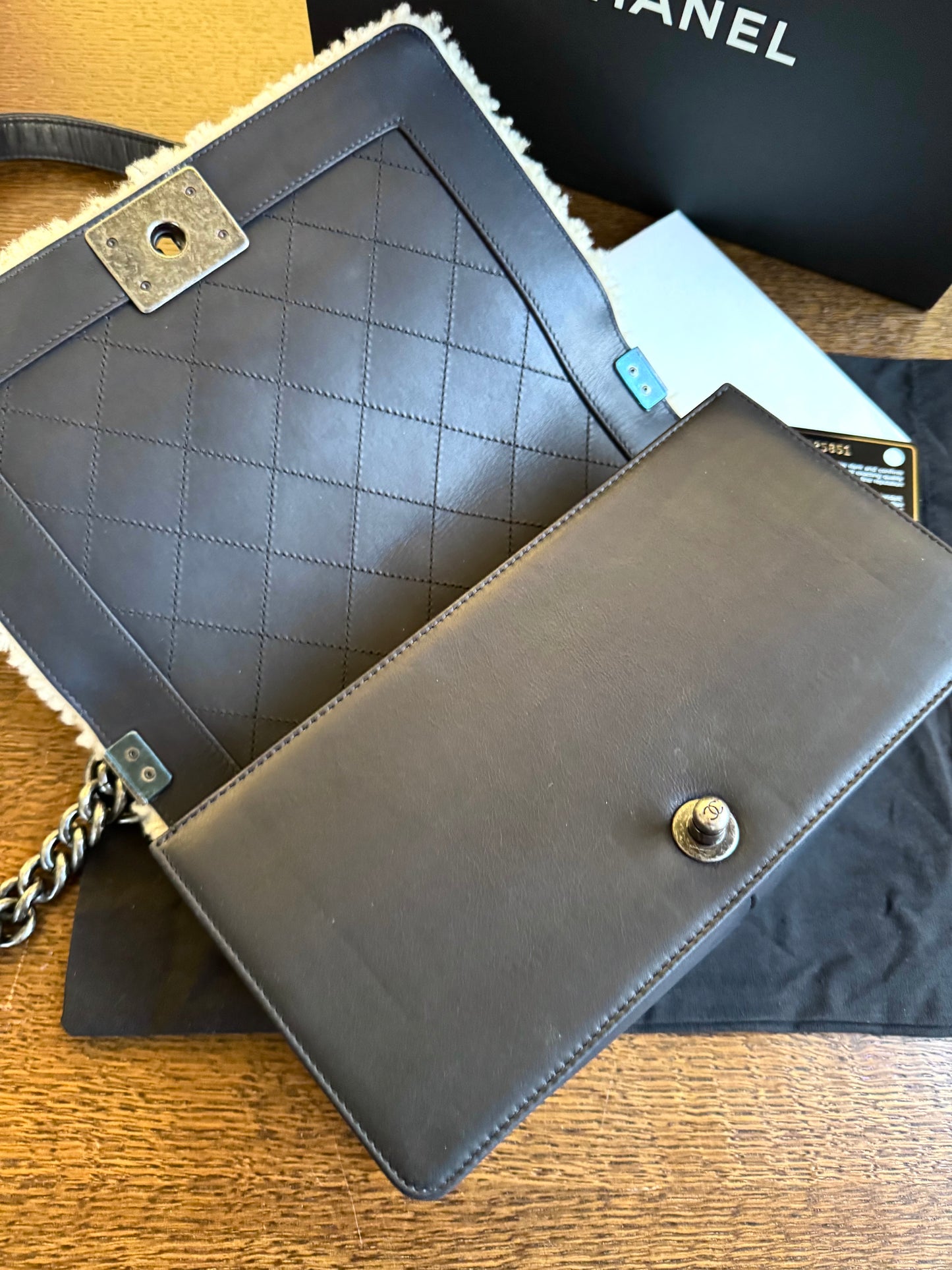 Pre-owned Chanel Boy Medium Shearling Navy White Flap Bag