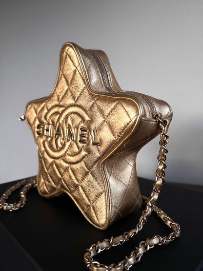 Pre-owned Chanel Walk Of Fame Metallic Gold Leather Bag