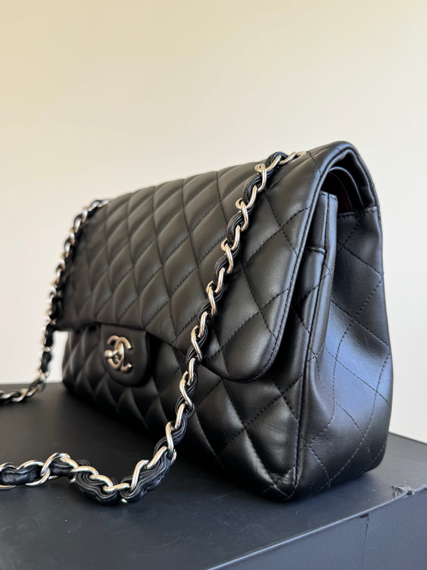 Pre-owned Chanel Timeless Classic Jumbo Black Lambskin Flap Bag
