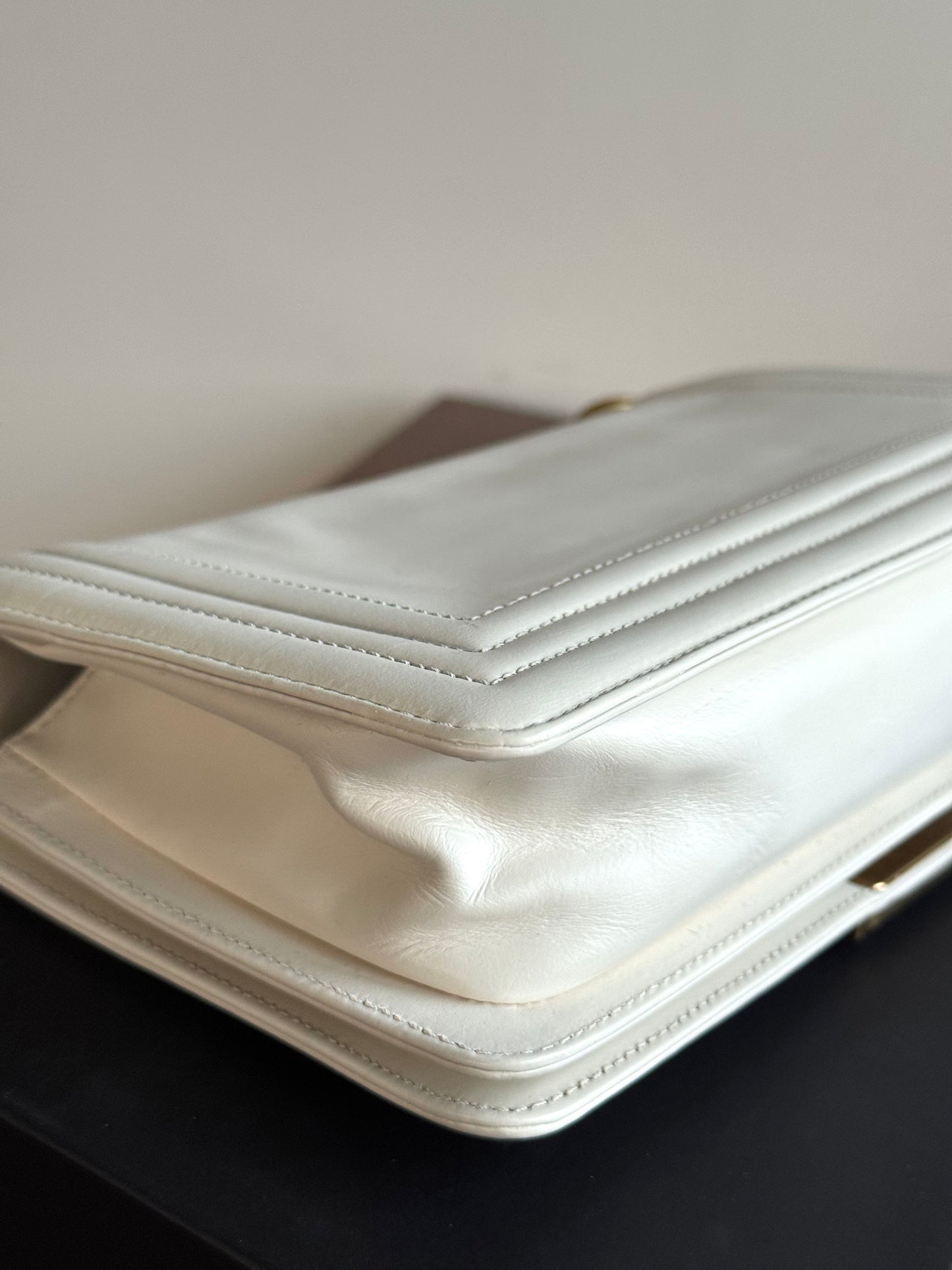 Pre-owned Chanel Boy Medium Original Clasp White Leather Flap Bag