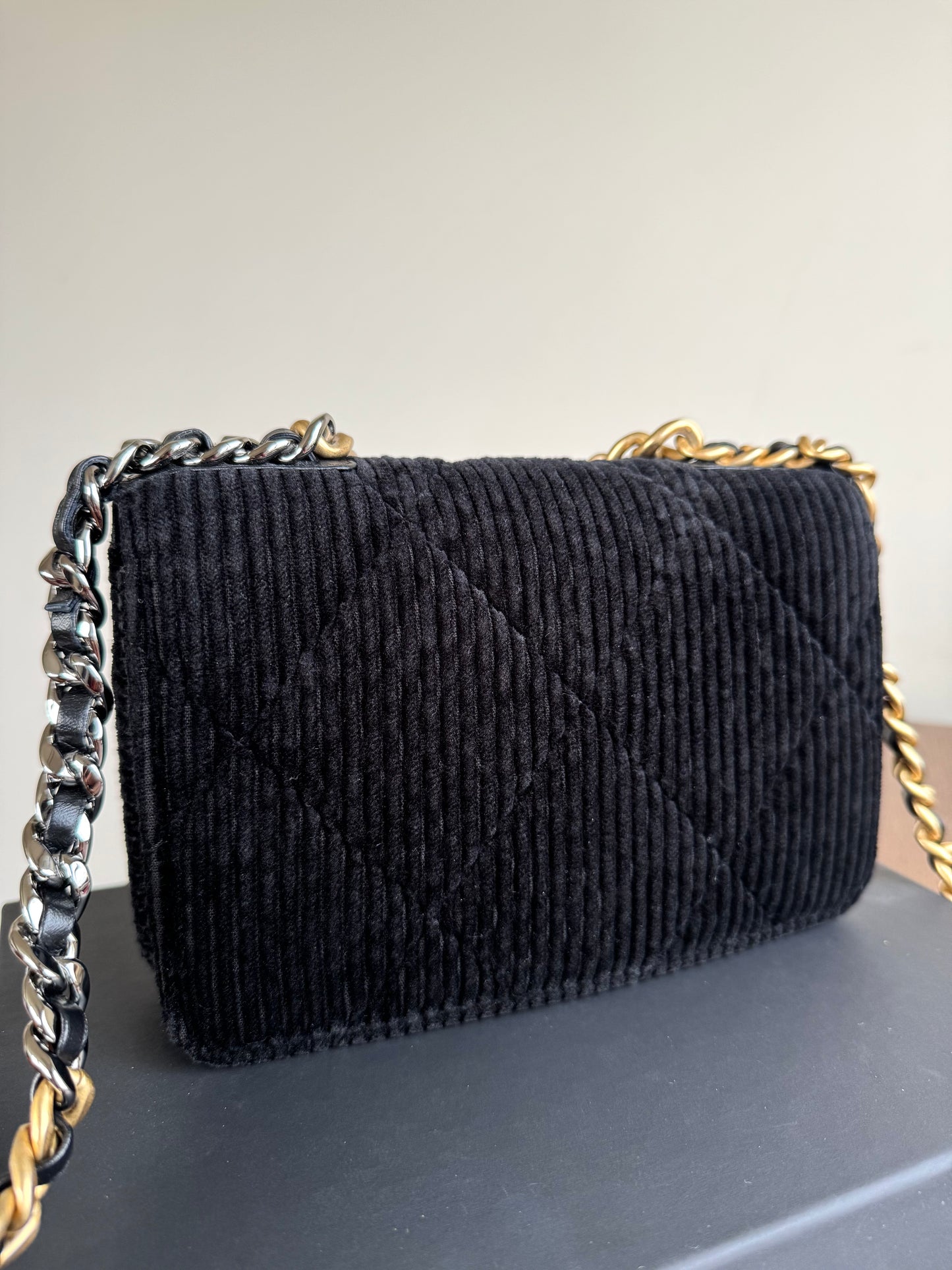 Pre-owned Chanel 19 Wallet On Chain Corduroy Black Bag