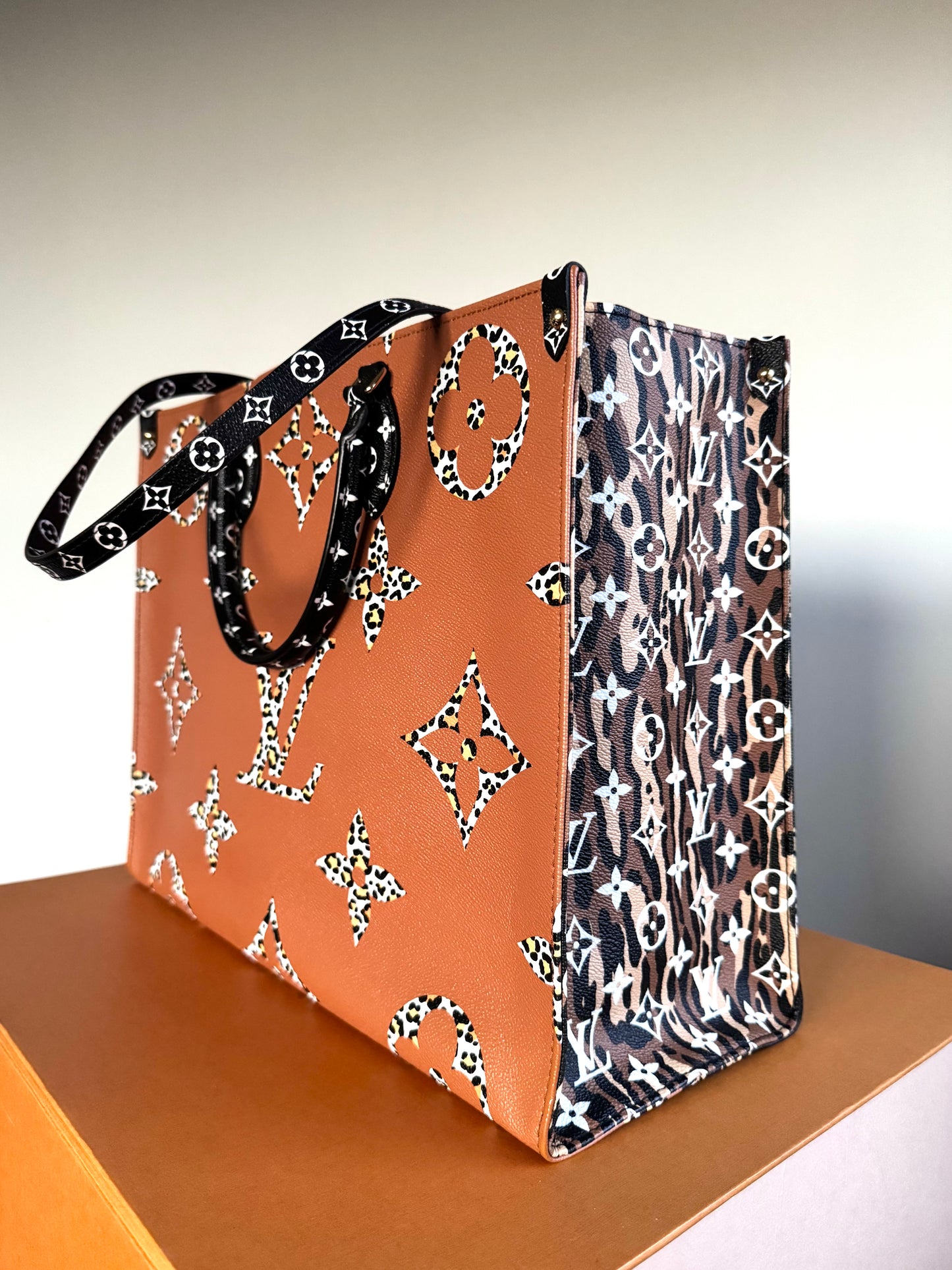 Pre-owned Louis Vuitton OnTheGo GM Jungle Monogram Tote Bag Limited Edition