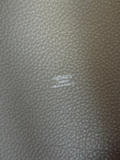 Pre-owned Hermès Picotin 22 Bicolor Clemence Handbag