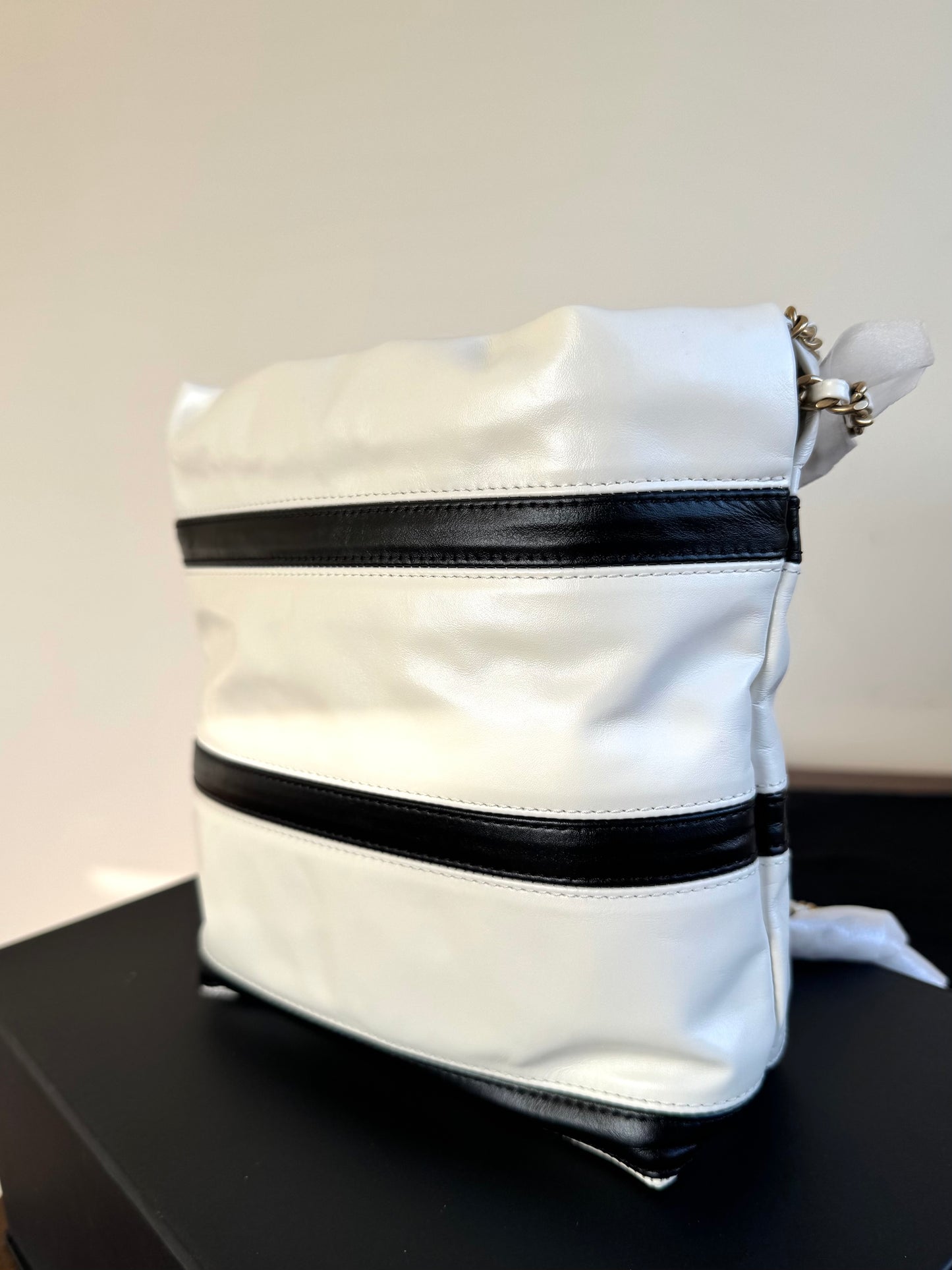 Pre-owned Chanel 22 Mini Black White Leather Tote Bag