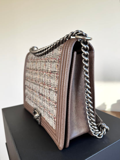 Pre-owned Chanel Boy Maxi Brown Tweed Leather Flap Bag