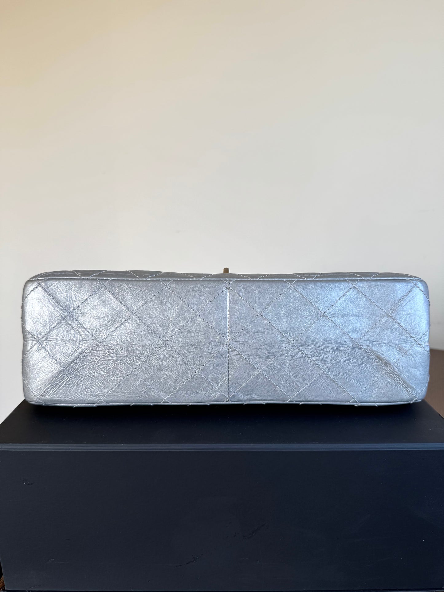 Pre-owned Chanel 2.55 Reissue Maxi 227 Silver Leather Flap Bag