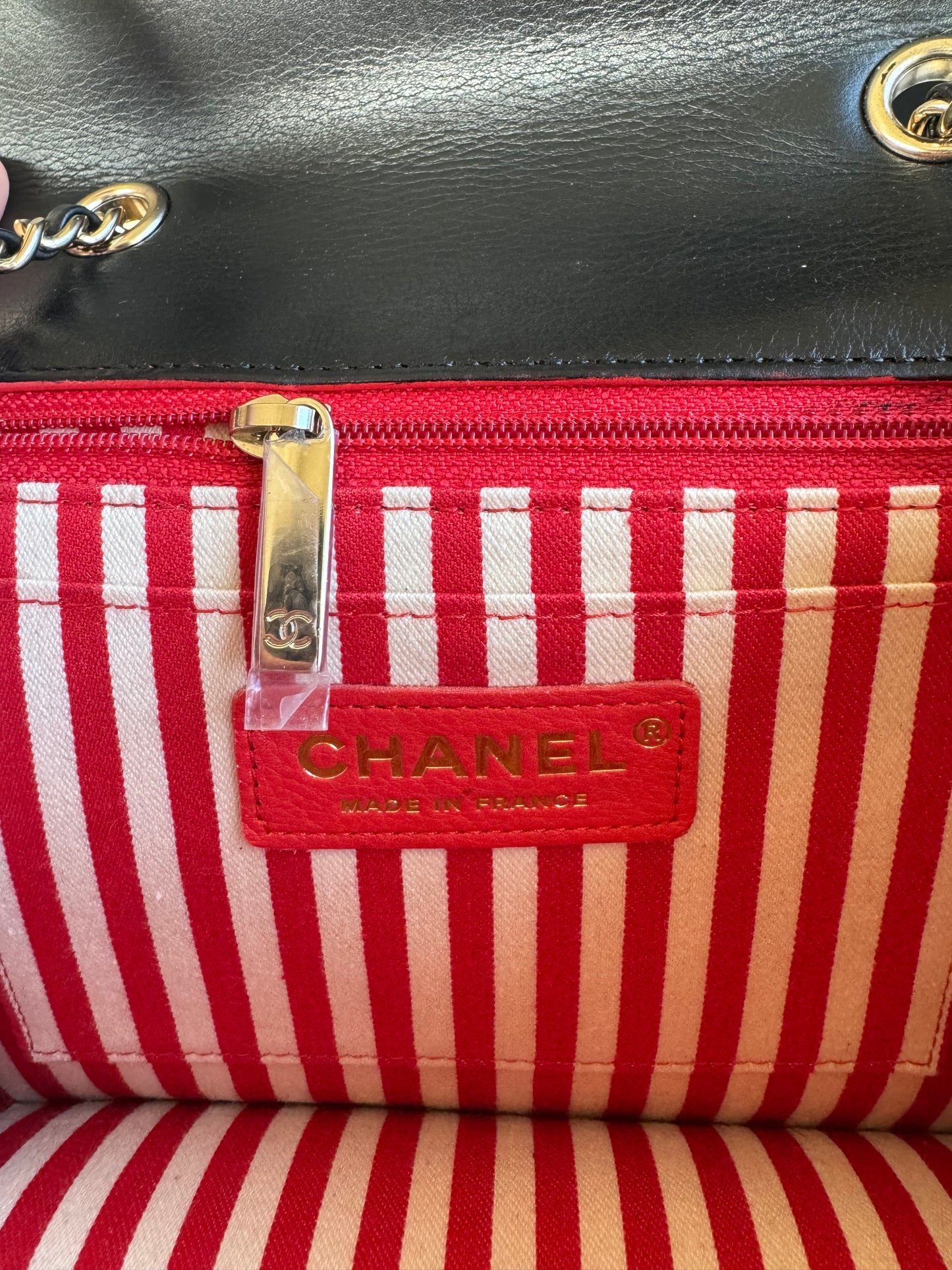 Pre-owned Chanel Chevron Envelope Black Leather Crossbody Bag